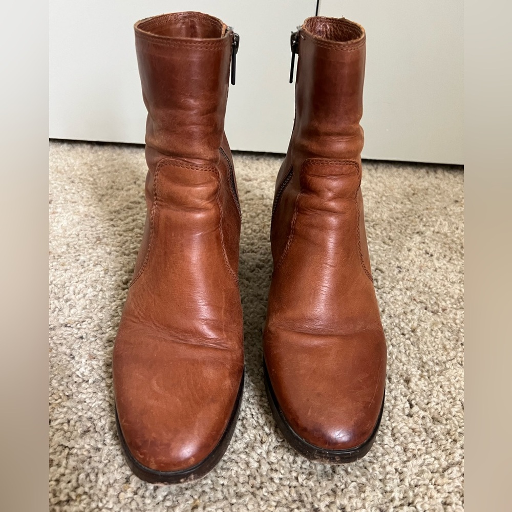 Frye booties size 8.5 rounded toe
